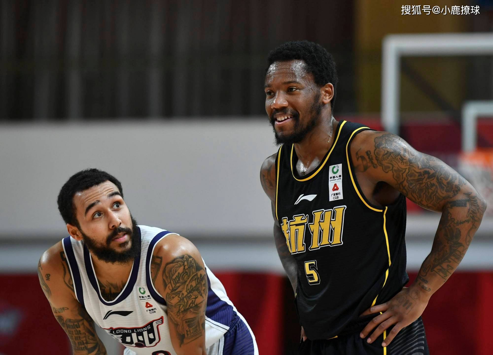 爱游戏登录-太阳逆转活塞，迎来逆袭