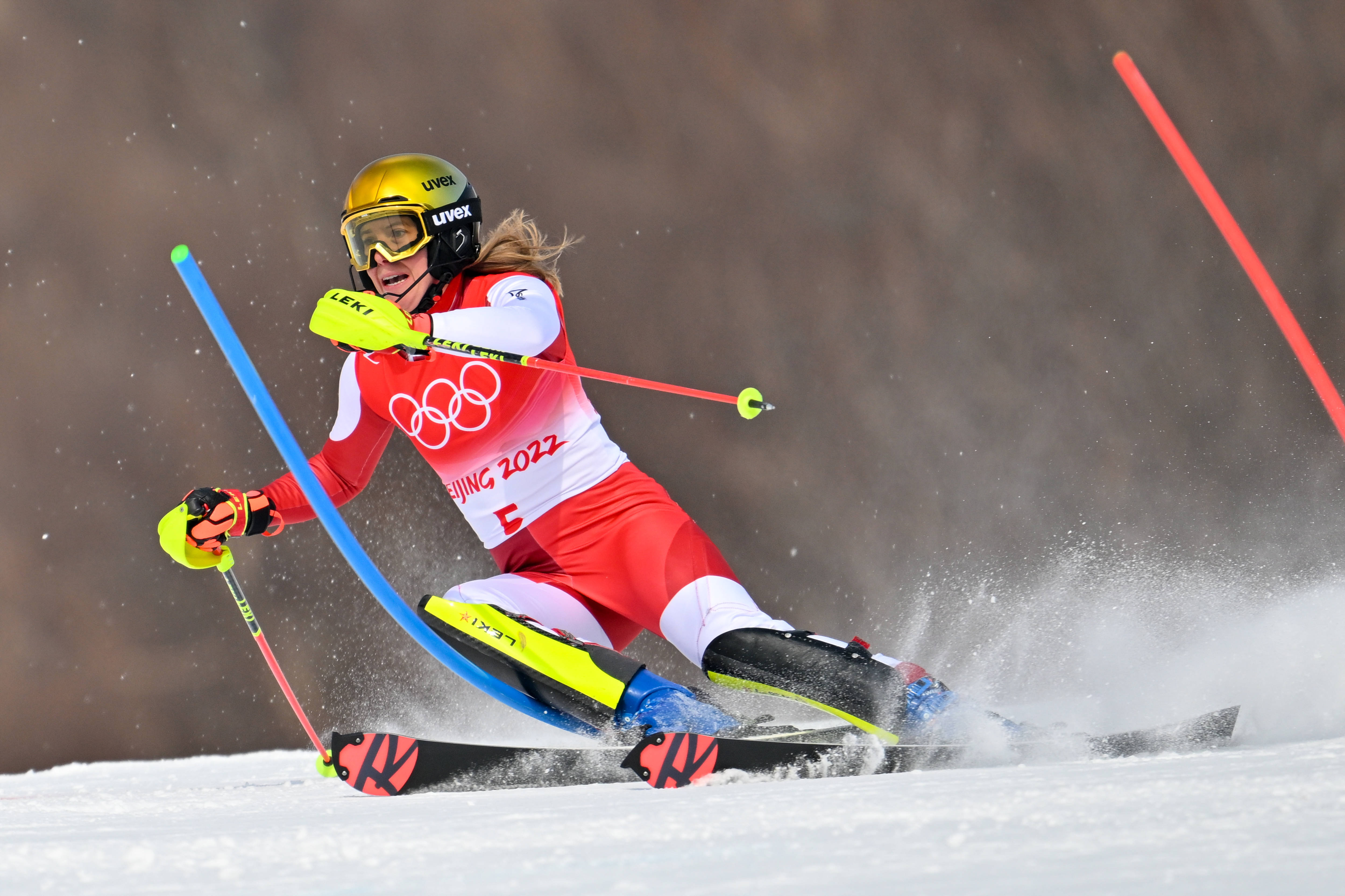 白俄罗斯选手在滑雪比赛中斩获金牌