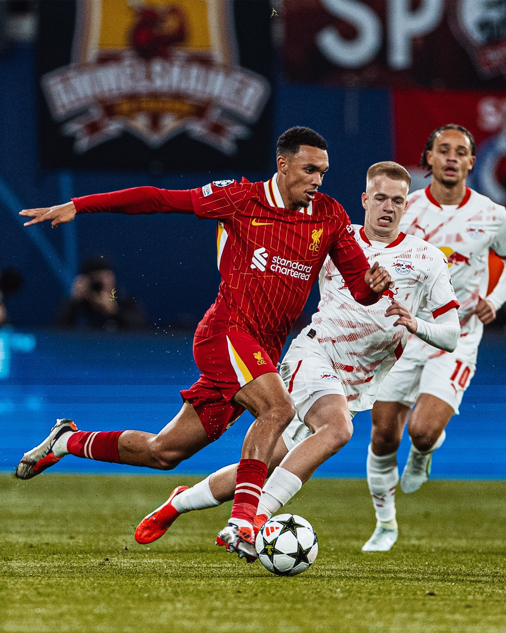 利物浦客场绝杀伯恩利，豪取关键三分的简单介绍